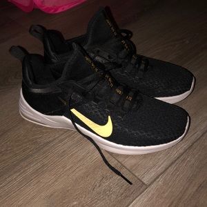 Nike Air Max Bella Lace Up Athletic Shoes